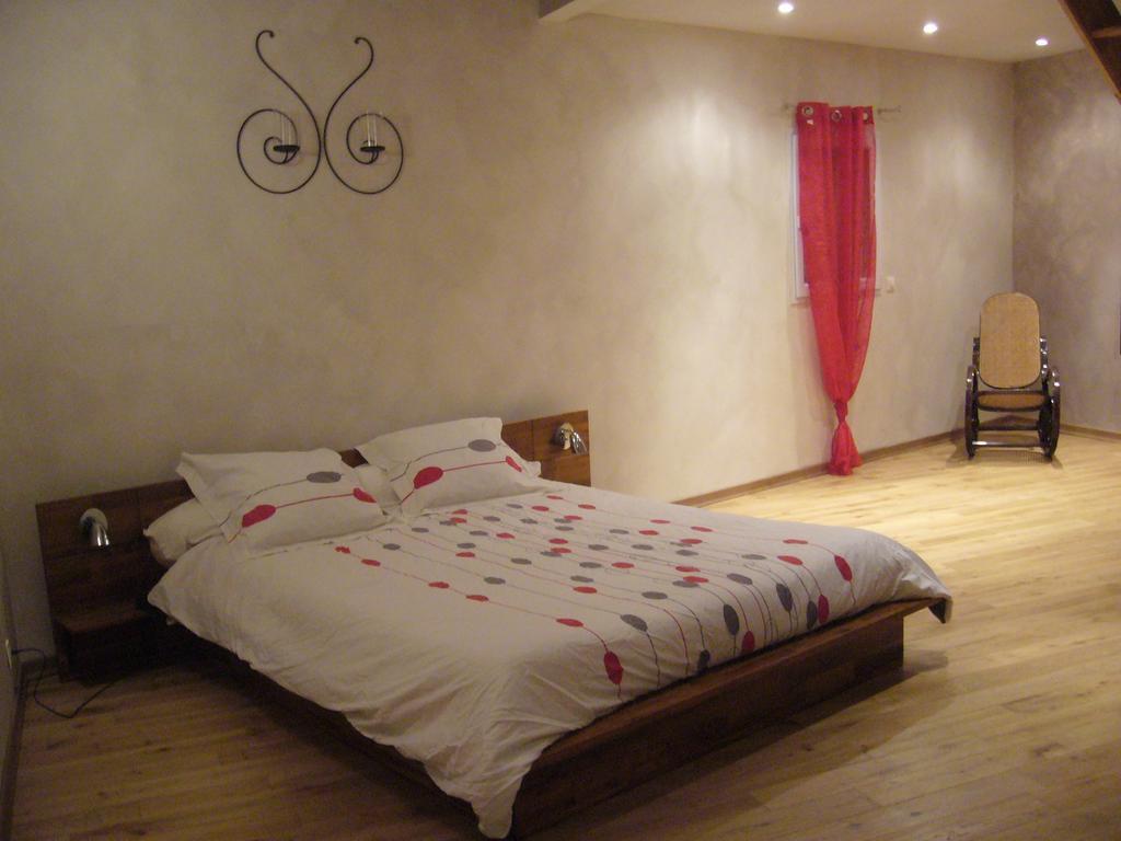 Le Jardin Ombrage Bed & Breakfast Saint-Paul-d'Izeaux Exterior photo