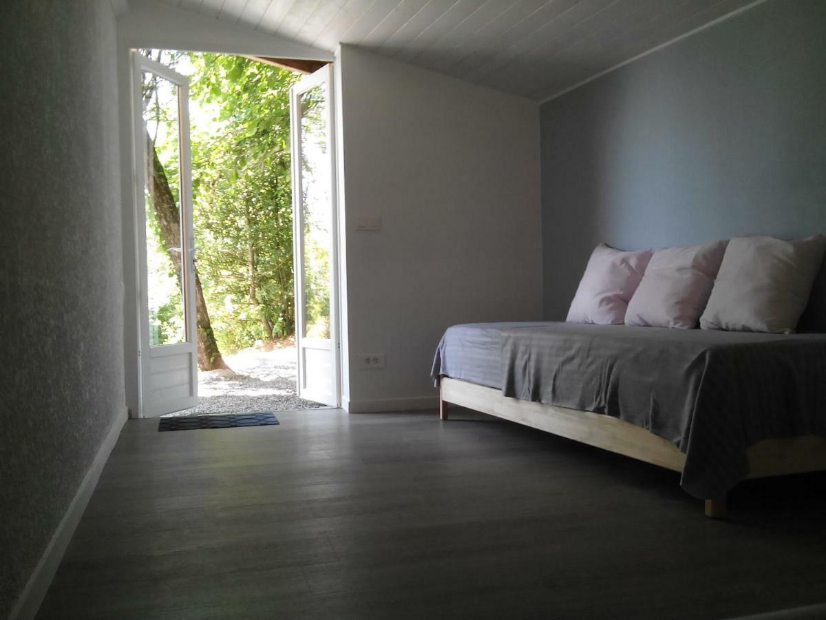 Le Jardin Ombrage Bed & Breakfast Saint-Paul-d'Izeaux Exterior photo